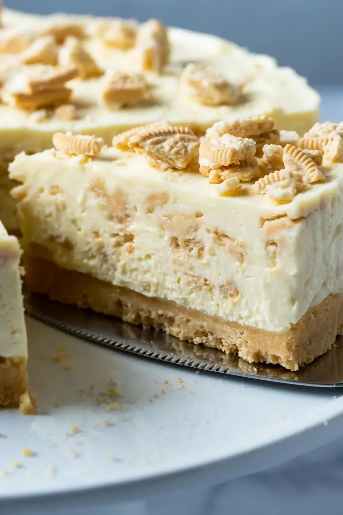 Crafting the Creamy Golden Oreo Cream Cheese Layer