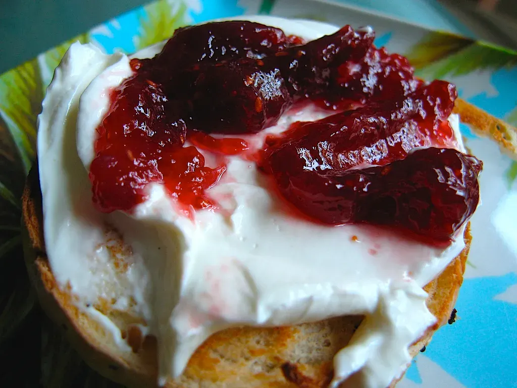Crafting the Perfect Jelly and Cream Cheese Dessert Layers