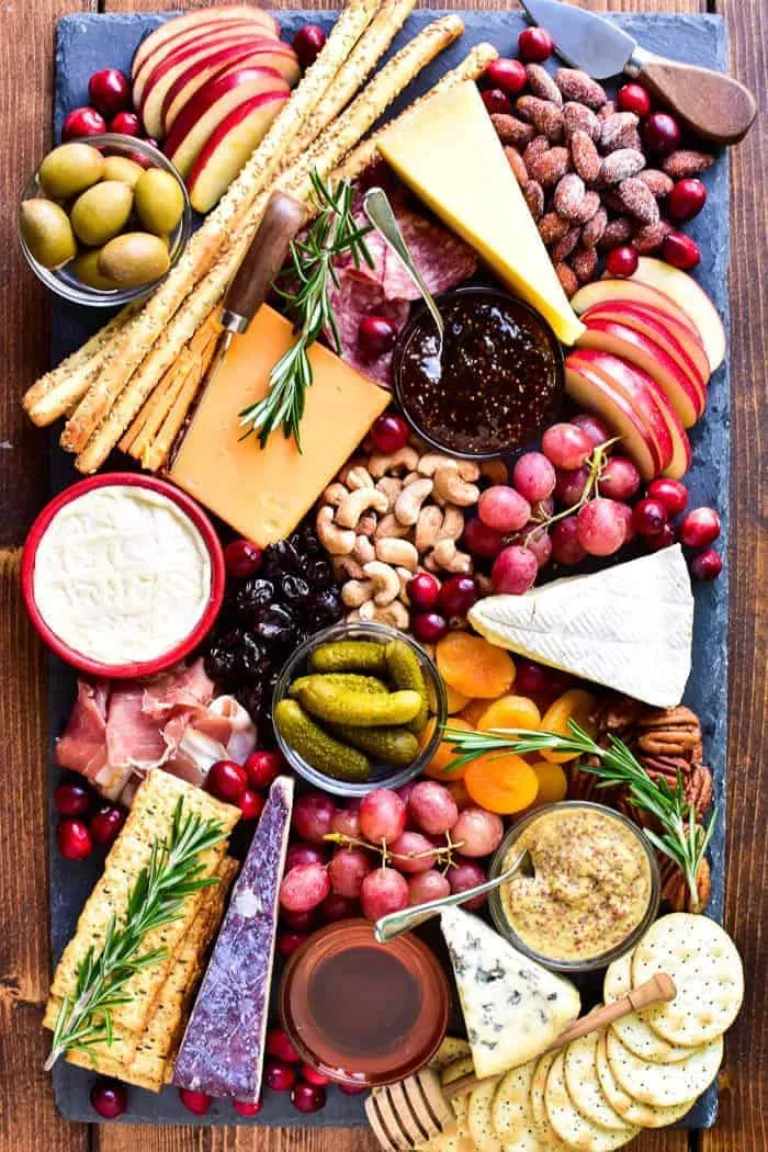 Create stunning decoration cheese boards effortlessly