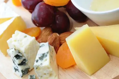The truth: do you serve cheese before or after dessert?