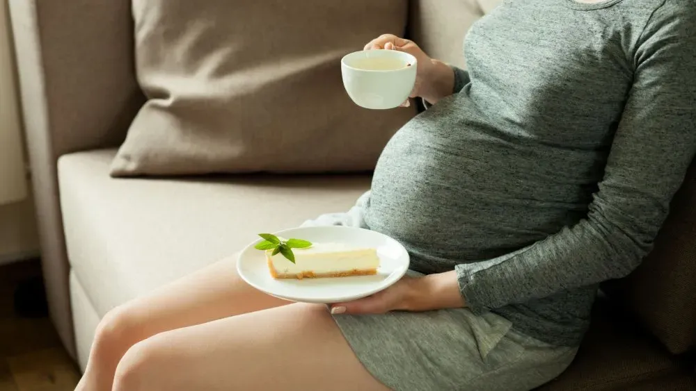 Is Eating Cheesecake Enceinte Safe?