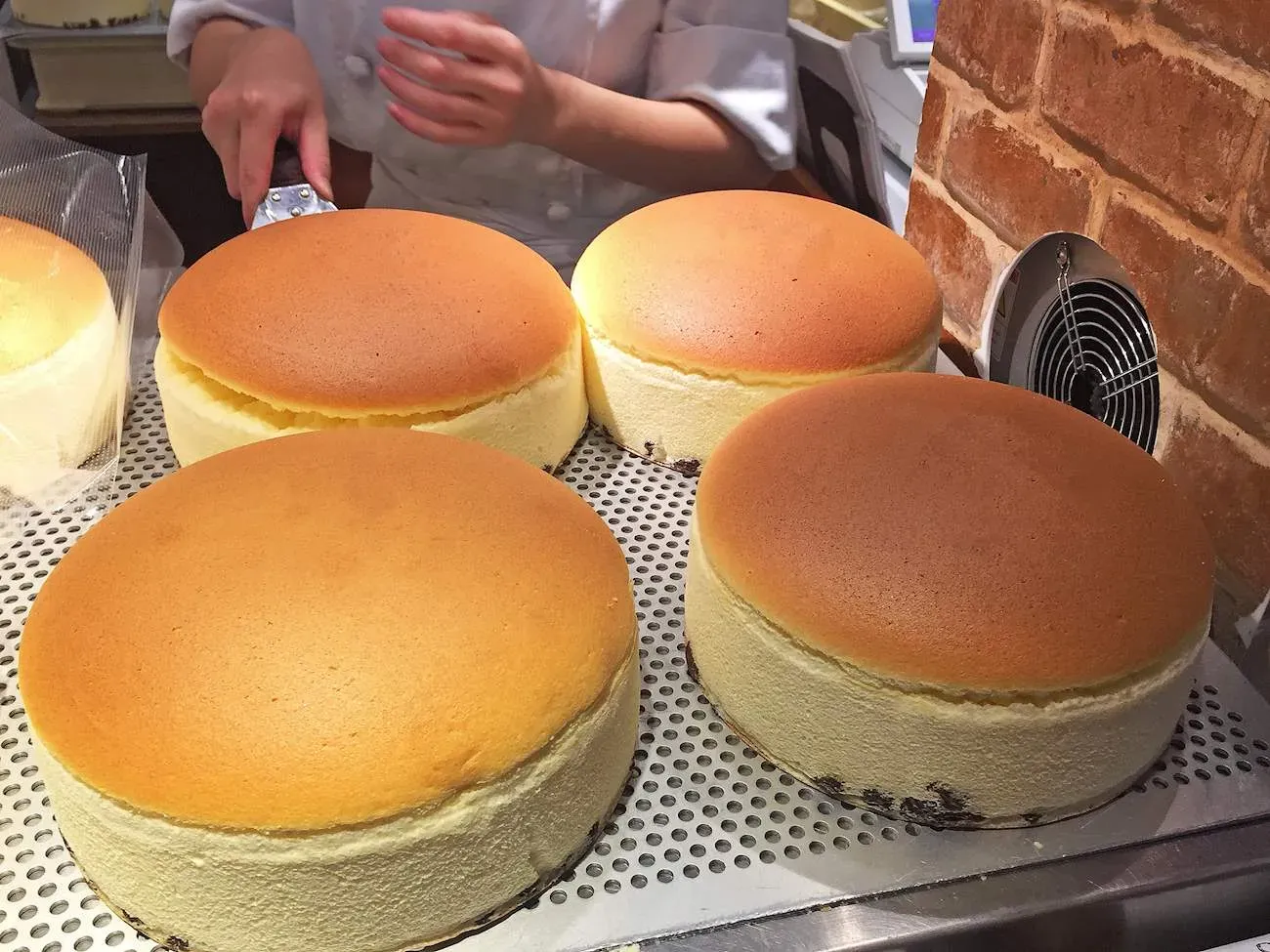 Popular Japanese Cheese Desserts and Where to Buy Them