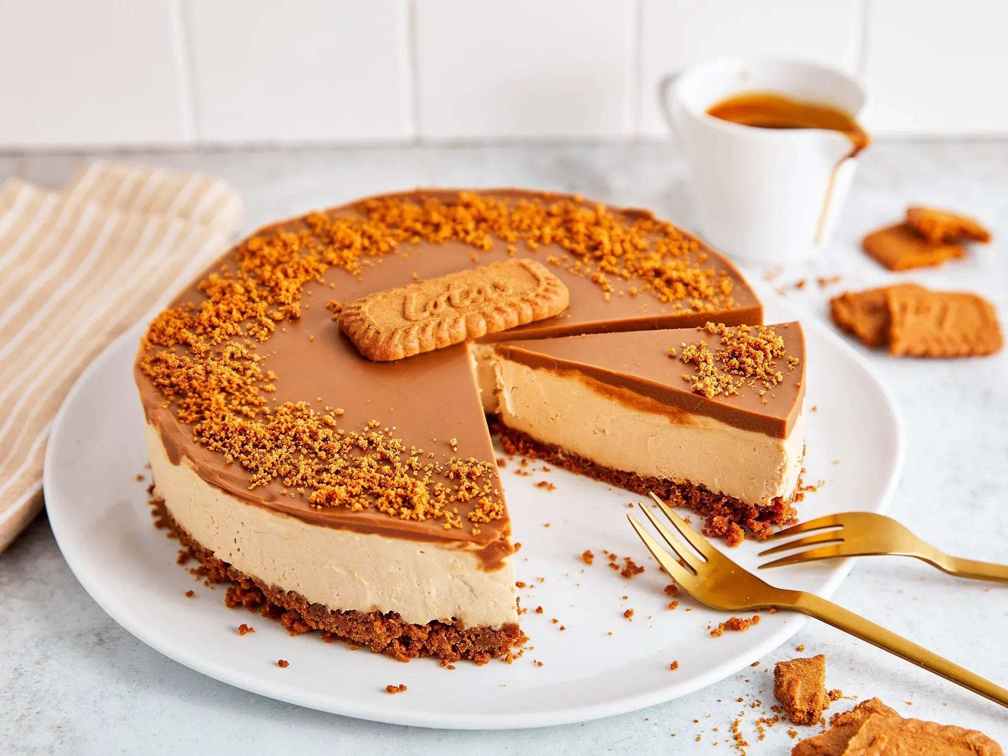 Why You Need This Easy Lotus Biscoff Cheesecake